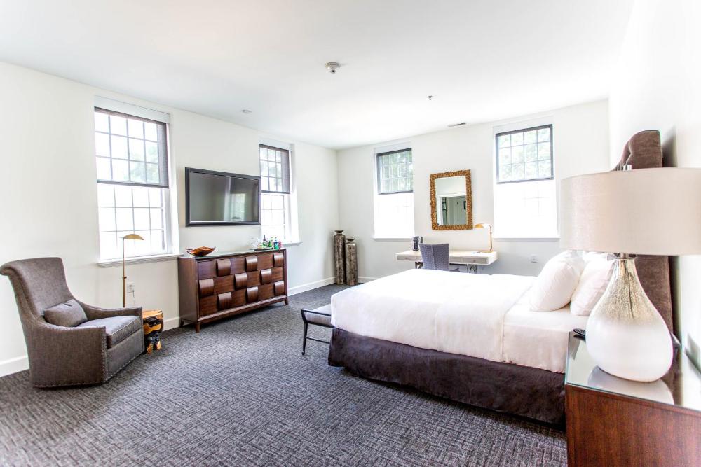 Deluxe Suite interior