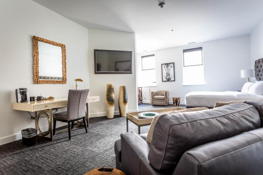King Suite interior